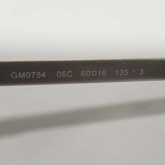 Guess by Marciano Womans GM754 Aviator Sunglasses with Case. - Picture 12 of 13